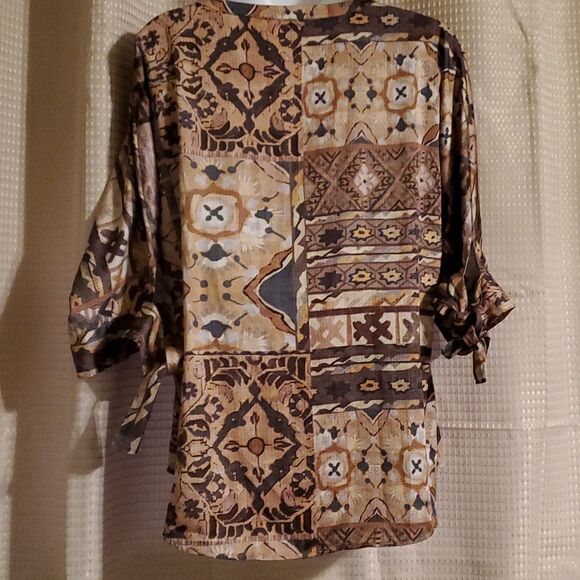 Chicos Blouse Size 1 - Picture 5 of 7